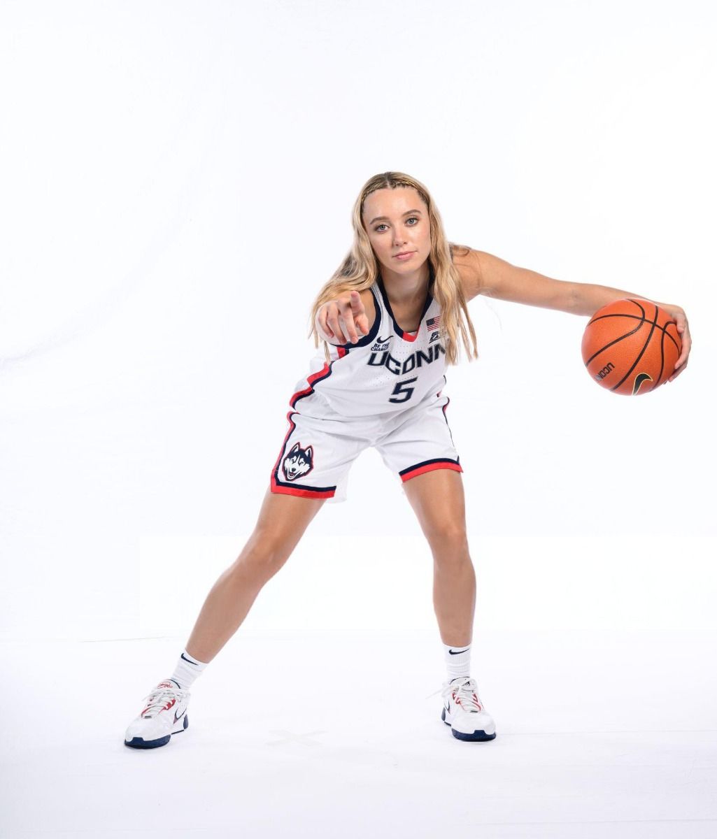 Paige Bueckers’ 40-Point Masterpiece Sends UConn to the Elite