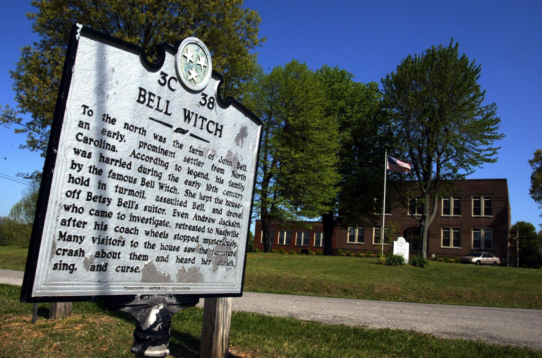 The Bell Witch: Ghostly Secrets of a Famous Haunting
