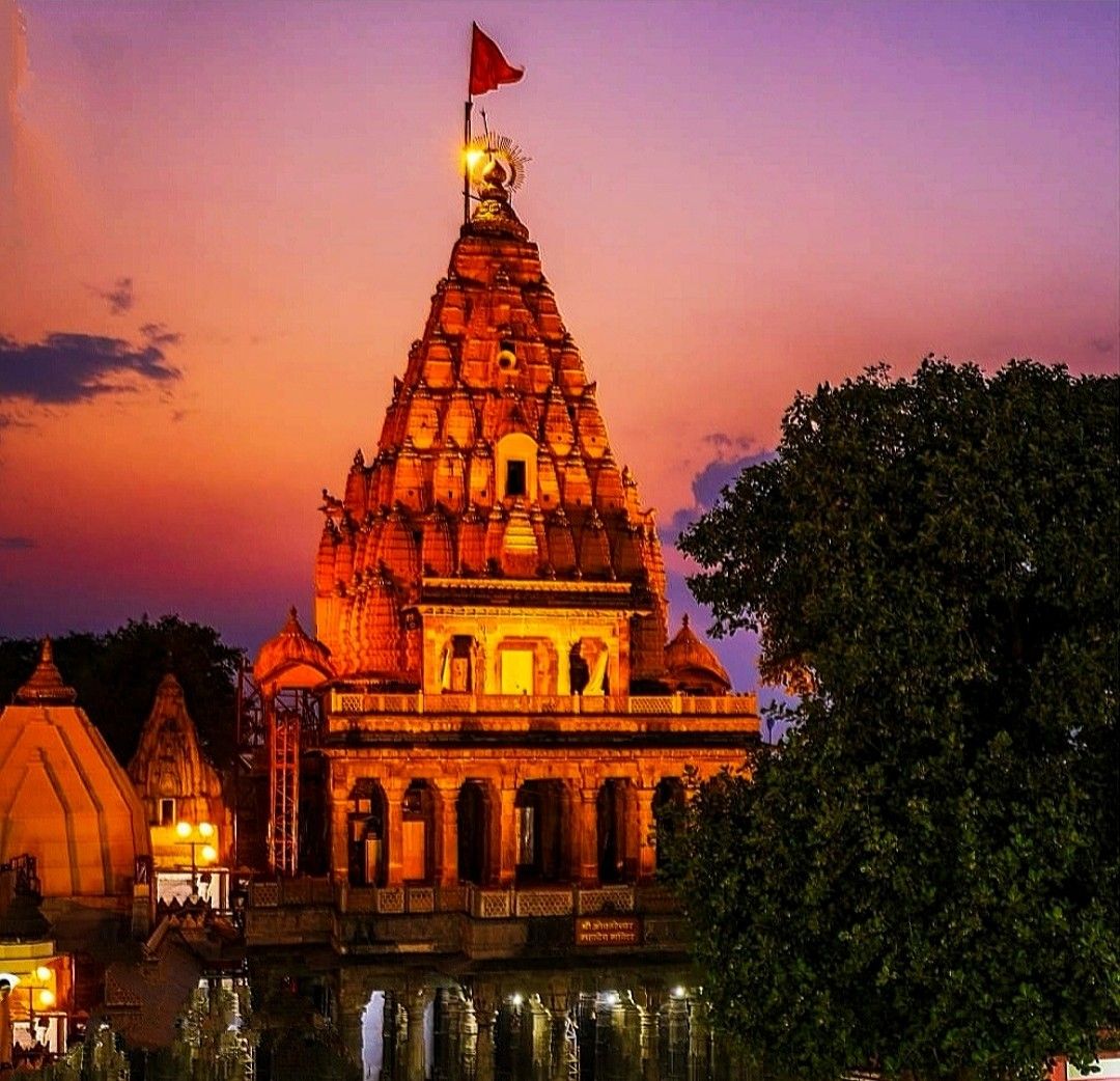 Experience the Spiritual Magic of Mahakaleswar Temple